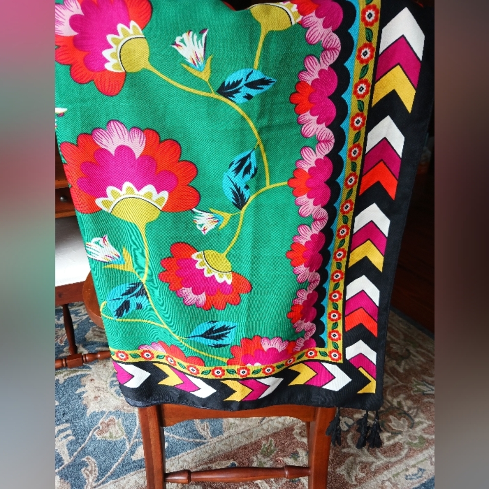 Green and Black Floral print Scarf EUC